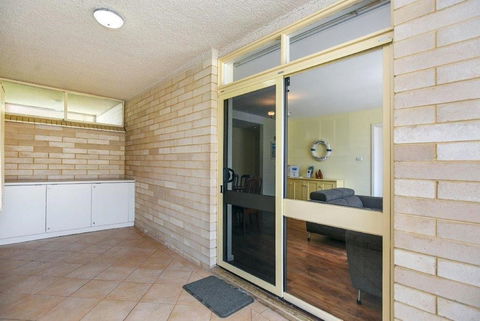 The Dolphins Beachfront Apartments - Accommodation Nelson Bay 3