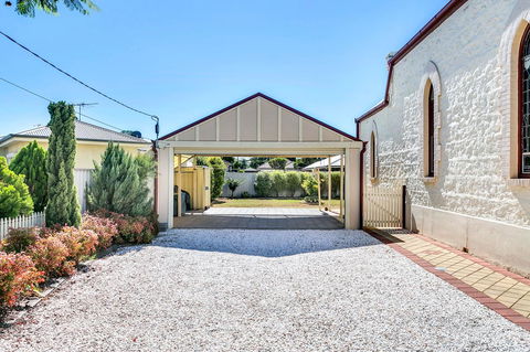 \'THE CHURCH\' Guest Home, Gawler Barossa Region - Nelsons Bay Accommodation 11