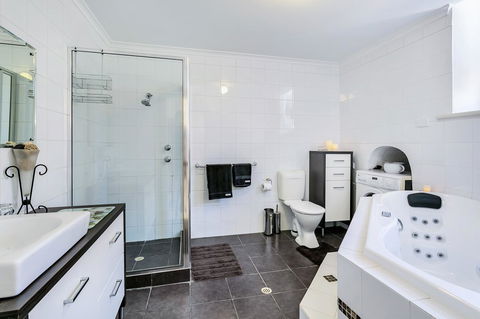 \'THE CHURCH\' Guest Home, Gawler Barossa Region - Nelsons Bay Accommodation 5