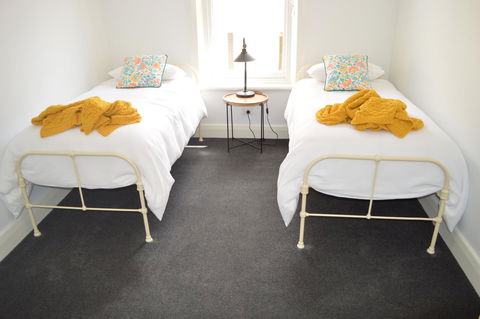 Two Cow Cottage Bed & Breakfast - Accommodation Nelson Bay 20