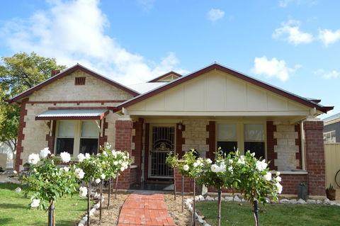 Two Cow Cottage Bed & Breakfast - Accommodation Nelson Bay 1