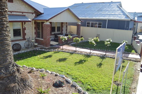 Two Cow Cottage Bed & Breakfast - Accommodation Nelson Bay 18