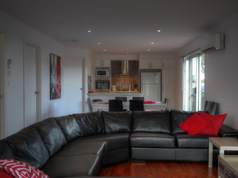 Home On Torrens - Accommodation Nelson Bay 28