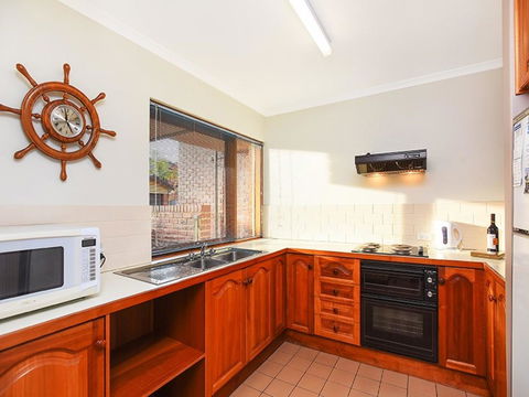 Franklin Beachfront Apartments - Accommodation Nelson Bay 9