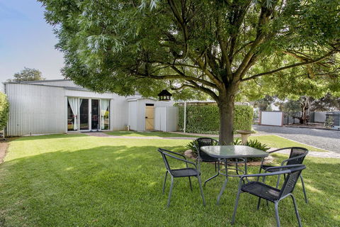 Barossa Retro BnB - Accommodation Nelson Bay 3