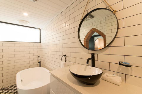 The Manor Basket Range - Accommodation Nelson Bay 2