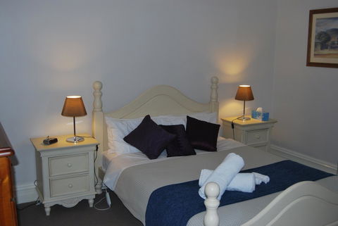 Jacaranda Cottage - Accommodation Nelson Bay 4