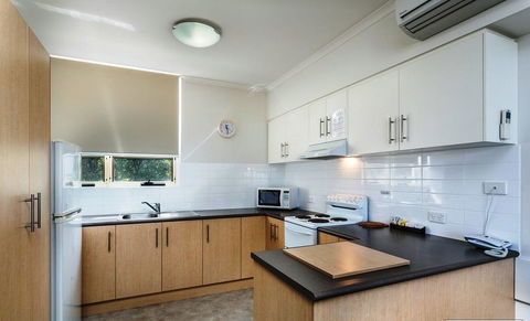 Glenelg Holiday Apartments - Corfu - Accommodation Nelson Bay 4