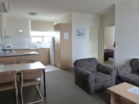 Glenelg Holiday Apartments - Corfu - Accommodation Nelson Bay 9