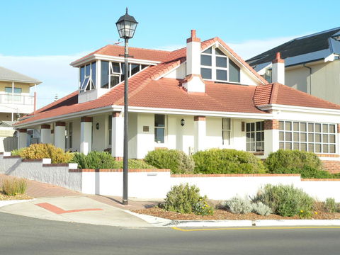 Brighton Beach House - Accommodation Nelson Bay 5