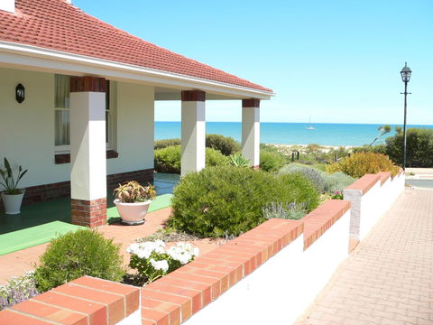Brighton Beach House - Accommodation Nelson Bay 1