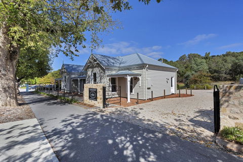 Grandview Accommodation - The Elm Tree Apartments - Accommodation Nelson Bay 31