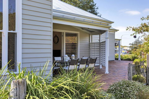 Grandview Accommodation - The Elm Tree Apartments - Accommodation Nelson Bay 25