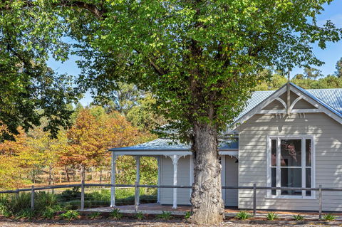 Grandview Accommodation - The Elm Tree Apartments - Accommodation Nelson Bay 1