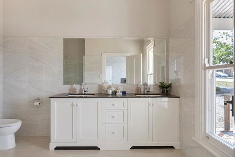 Grandview Accommodation - The Elm Tree Apartments - Accommodation Nelson Bay 6