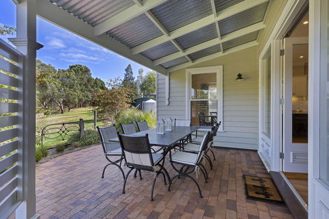 Grandview Accommodation - The Elm Tree Apartments - Accommodation Nelson Bay 5