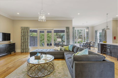 Grandview Accommodation - The Elm Tree Apartments - Accommodation Nelson Bay 4