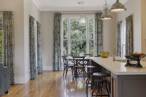 Grandview Accommodation - The Elm Tree Apartments - Accommodation Nelson Bay 3