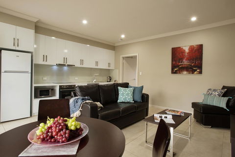 Renmark Holiday Apartments - Nelsons Bay Accommodation 5