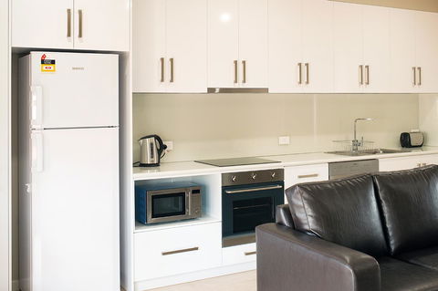 Renmark Holiday Apartments - Nelsons Bay Accommodation 7