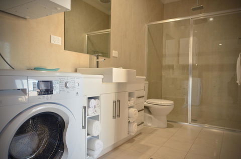 Renmark Holiday Apartments - Nelsons Bay Accommodation 9
