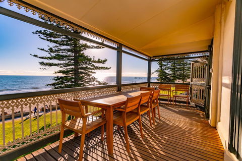 Seawall Apartments - Accommodation Nelson Bay 1