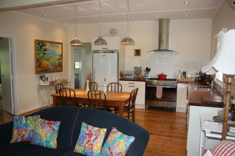 Rabbiters Hut - Accommodation Nelson Bay 3