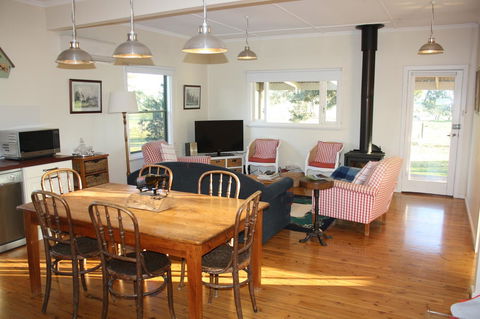 Rabbiters Hut - Accommodation Nelson Bay 6