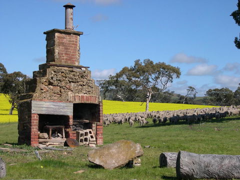 Rabbiters Hut - Accommodation Nelson Bay 17