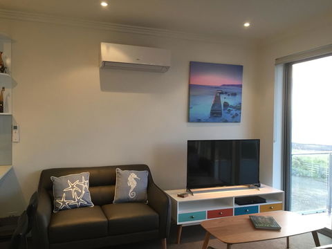 Penneshaw Oceanview Apartments - Accommodation Nelson Bay 7