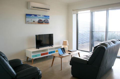 Penneshaw Oceanview Apartments - Accommodation Nelson Bay 11