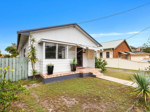 Wyvern - Accommodation Nelson Bay 0