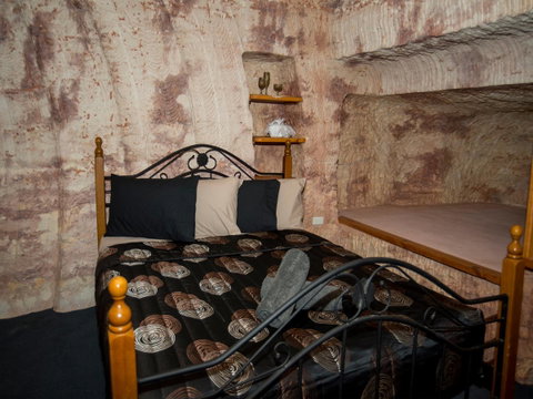 Ali\'s Underground Studio - Accommodation Nelson Bay 8