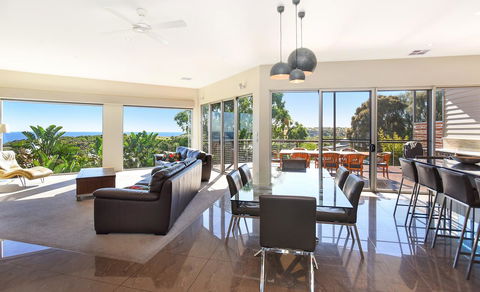 Lavina Luxury Beach House - Nelsons Bay Accommodation 1