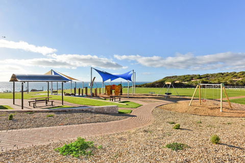 Lavina Luxury Beach House - Nelsons Bay Accommodation 32