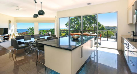 Lavina Luxury Beach House - Nelsons Bay Accommodation 40