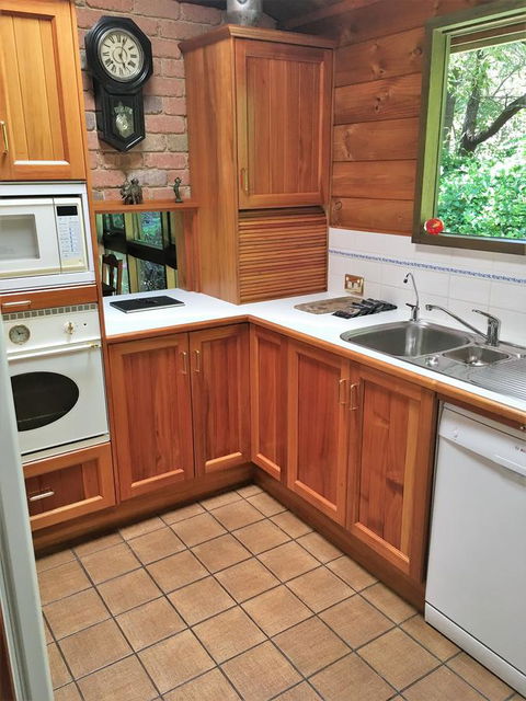 Hilltop - Nelsons Bay Accommodation 5
