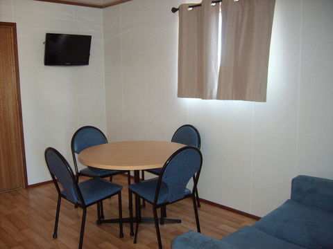 Jacko's Holiday Cabins - Accommodation Nelson Bay 2