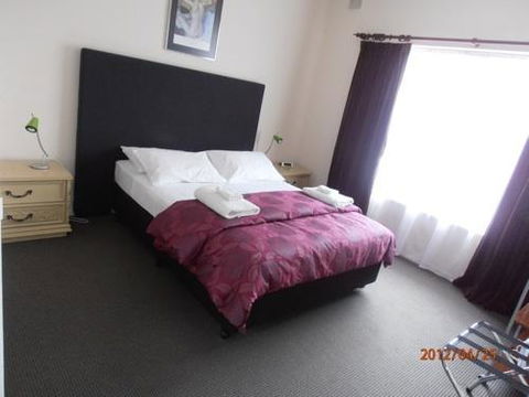 Esplanade Apartments At West Beach - Accommodation Nelson Bay 5