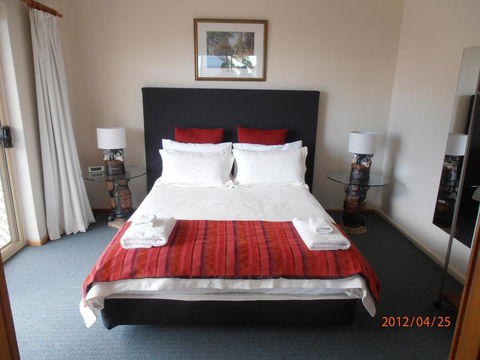 Esplanade Apartments At West Beach - Accommodation Nelson Bay 10