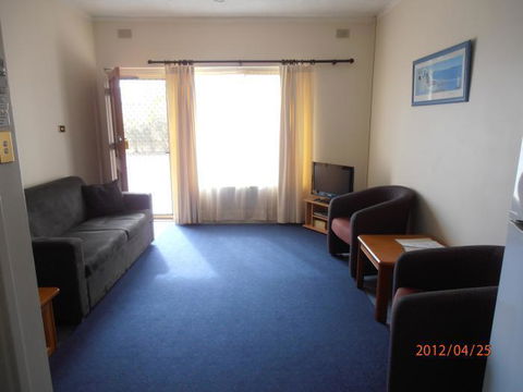 Esplanade Apartments At West Beach - Accommodation Nelson Bay 12