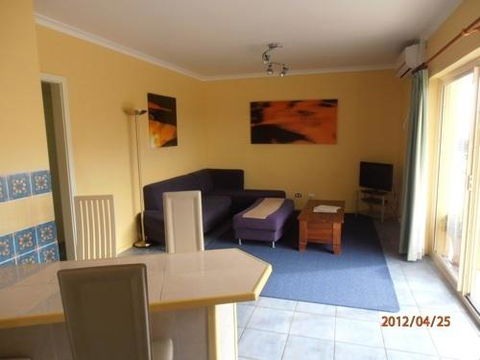 Esplanade Apartments At West Beach - Accommodation Nelson Bay 3
