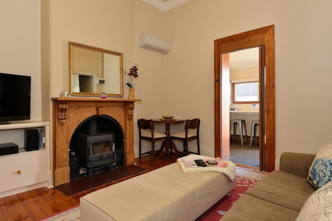 Trafalgar Premium Vintage Suites - Accommodation Nelson Bay 18