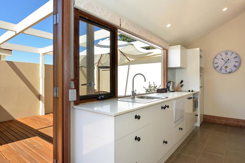 Trafalgar Premium Vintage Suites - Accommodation Nelson Bay 12