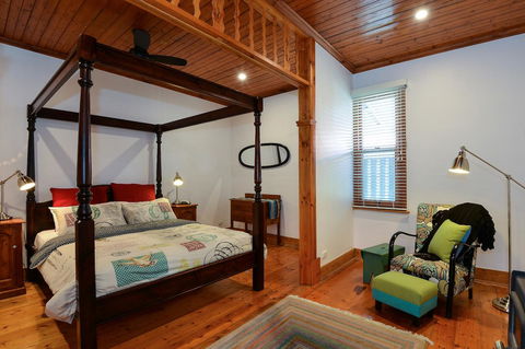 Trafalgar Premium Vintage Suites - Accommodation Nelson Bay 10