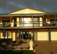 Beachside Escape on The Esplanade - Accommodation Nelson Bay