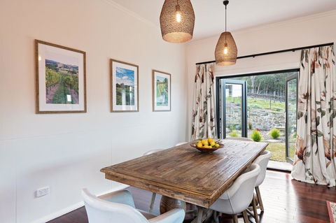 Esto House - Accommodation Nelson Bay 8