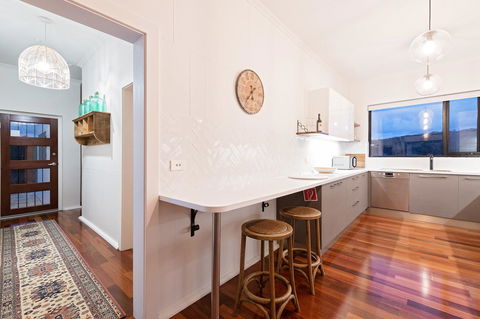 Esto House - Accommodation Nelson Bay 14