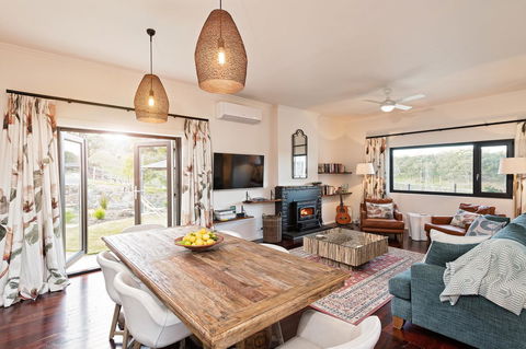 Esto House - Accommodation Nelson Bay 5