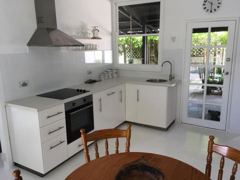 Hilltop Too - Accommodation Nelson Bay 2